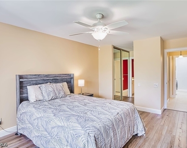 7402 Lake Breeze Drive - Photo Thumbnail 24
