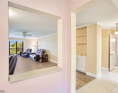 7402 Lake Breeze Drive - Photo Thumbnail 5