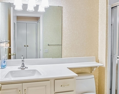 7402 Lake Breeze Drive - Photo Thumbnail 18