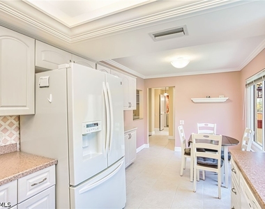 7402 Lake Breeze Drive - Photo Thumbnail 2