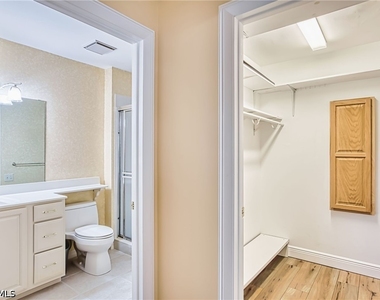 7402 Lake Breeze Drive - Photo Thumbnail 16