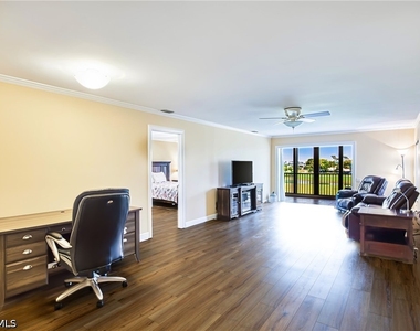7402 Lake Breeze Drive - Photo Thumbnail 9