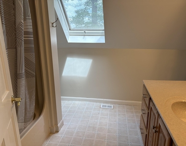 103 Durham - Photo Thumbnail 8
