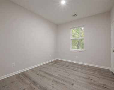 2528 S Texas Avenue Street - Photo Thumbnail 32