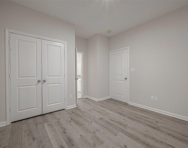 2528 S Texas Avenue Street - Photo Thumbnail 33