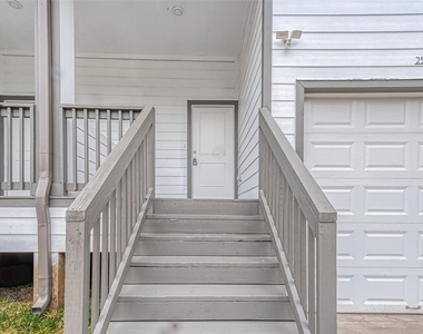 2528 S Texas Avenue Street - Photo Thumbnail 5