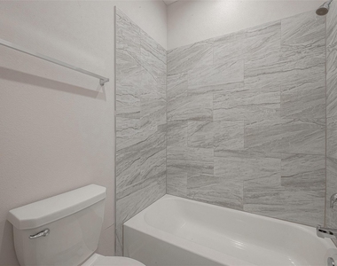 2528 S Texas Avenue Street - Photo Thumbnail 36