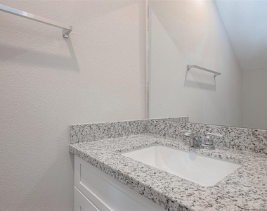 2528 S Texas Avenue Street - Photo Thumbnail 24
