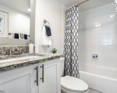 801 Chestnut Street - Photo Thumbnail 9