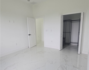 515 Croydon Avenue S - Photo Thumbnail 10