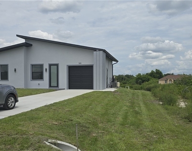 515 Croydon Avenue S - Photo Thumbnail 1