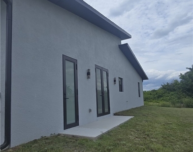 515 Croydon Avenue S - Photo Thumbnail 18