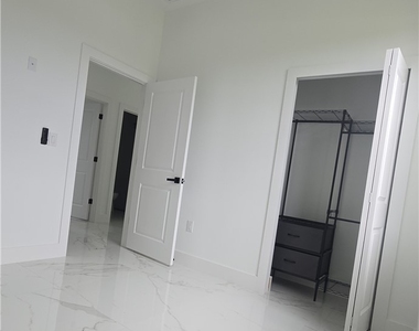 515 Croydon Avenue S - Photo Thumbnail 13
