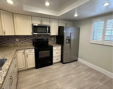 6136 Whiskey Creek Drive - Photo Thumbnail 5