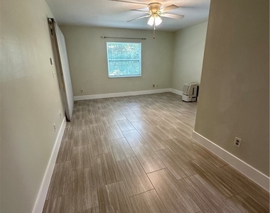 6136 Whiskey Creek Drive - Photo Thumbnail 16