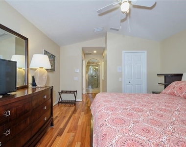 5507 Sw 14th Place - Photo Thumbnail 12