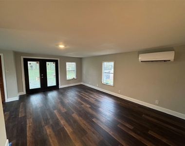 7356 Cayton Street - Photo Thumbnail 6