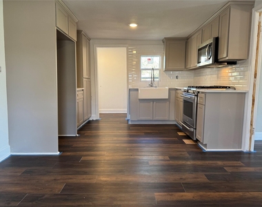 7356 Cayton Street - Photo Thumbnail 4