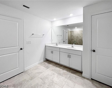 4263 Villa Rapallo Way - Photo Thumbnail 11