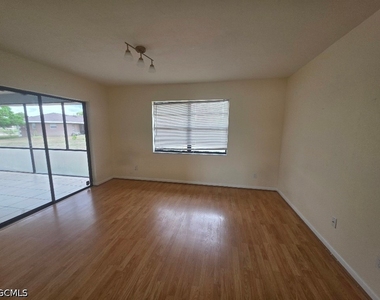 202 Eaglesmere Drive - Photo Thumbnail 4