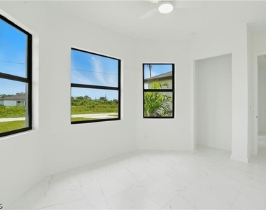 472 Rajah Street - Photo Thumbnail 12