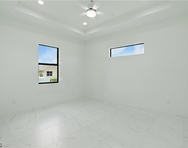472 Rajah Street - Photo Thumbnail 19