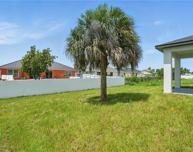 472 Rajah Street - Photo Thumbnail 23