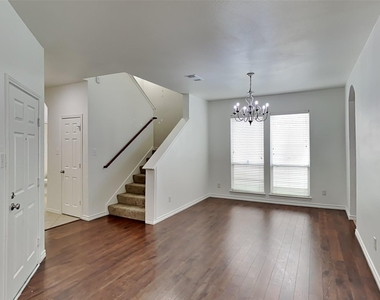 15818 Shoreline Terrace Drive - Photo Thumbnail 4