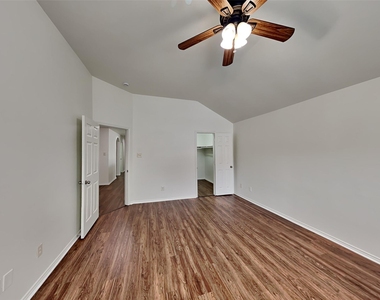 15818 Shoreline Terrace Drive - Photo Thumbnail 11