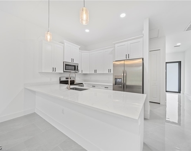 1502 Gretchen Avenue S - Photo Thumbnail 11