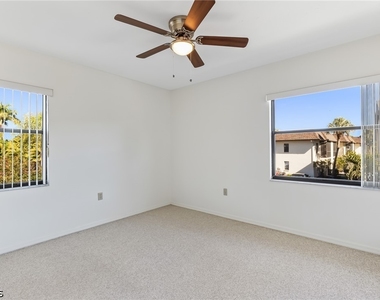 9305 Lake Park Drive - Photo Thumbnail 9