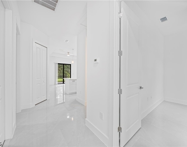 2218 Fairway Drive - Photo Thumbnail 22