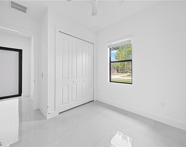 2218 Fairway Drive - Photo Thumbnail 10
