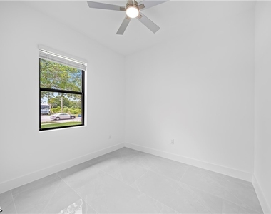 2218 Fairway Drive - Photo Thumbnail 24