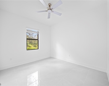 2218 Fairway Drive - Photo Thumbnail 18