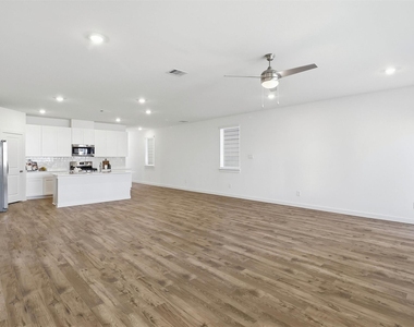 3538 Adelie Lane - Photo Thumbnail 12