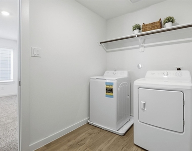 3538 Adelie Lane - Photo Thumbnail 27
