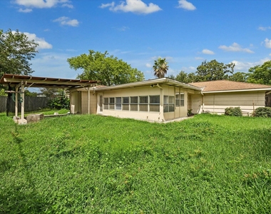 8511 Bluegate Street - Photo Thumbnail 20