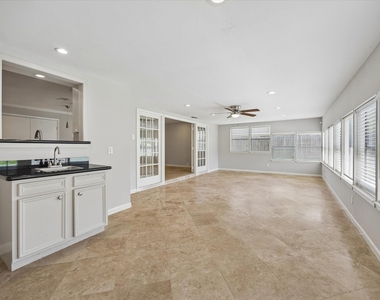 8511 Bluegate Street - Photo Thumbnail 14