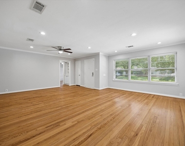 8511 Bluegate Street - Photo Thumbnail 9