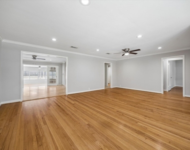 8511 Bluegate Street - Photo Thumbnail 10