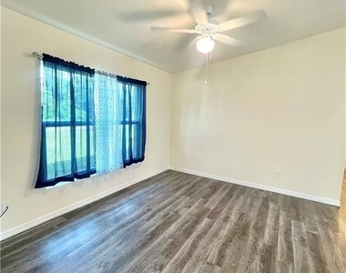 5029 W Hummingbird Drive - Photo Thumbnail 4