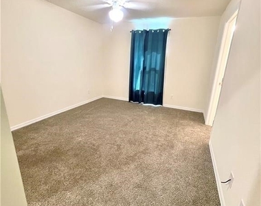 5029 W Hummingbird Drive - Photo Thumbnail 6