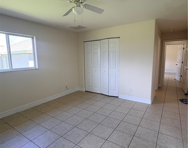 1713 Sw 33rd Terrace - Photo Thumbnail 7