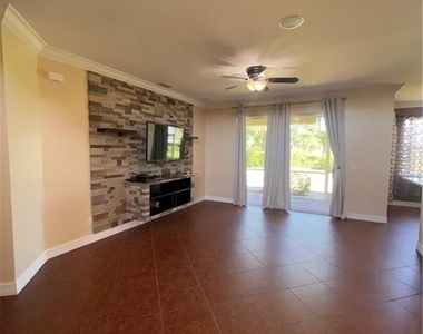 2427 Ashbury Circle - Photo Thumbnail 4