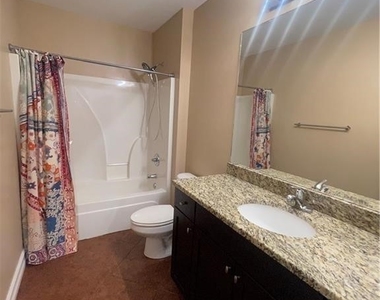 2427 Ashbury Circle - Photo Thumbnail 12