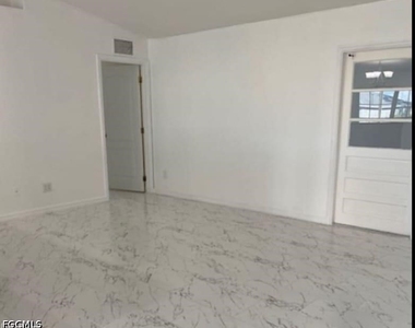 3005 40th Street W - Photo Thumbnail 6