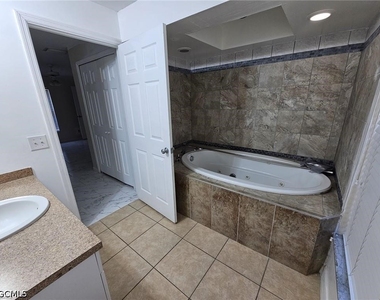 3005 40th Street W - Photo Thumbnail 9