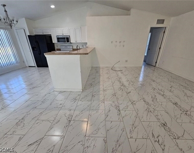 3005 40th Street W - Photo Thumbnail 5