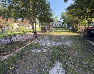 14005 Longview Street - Photo Thumbnail 6